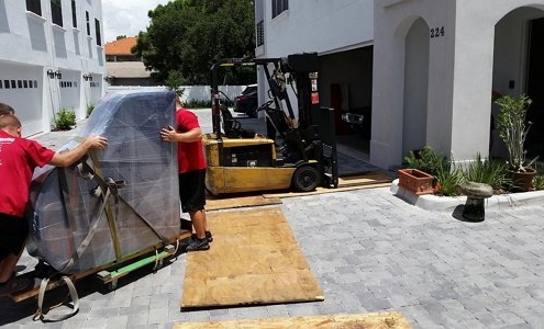 3 Guys Moving